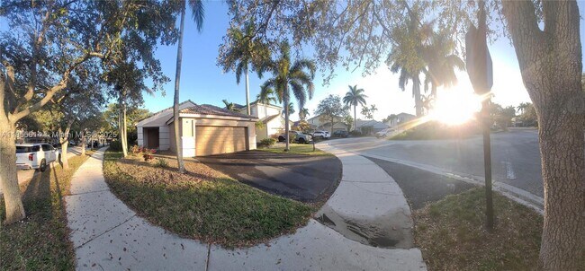 Building Photo - 1205 Canary Island Dr