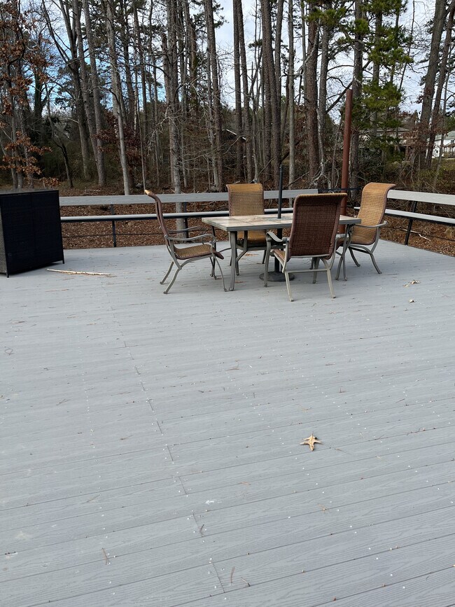 Building Photo - 6620 Little Mill Rd