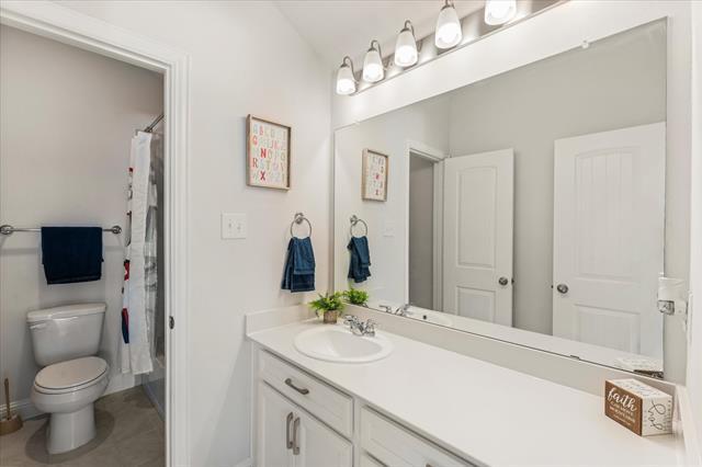 Building Photo - 1216 Johnson Dr