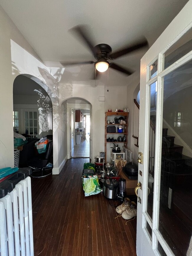 Building Photo - Spacious 4-Bedroom Home