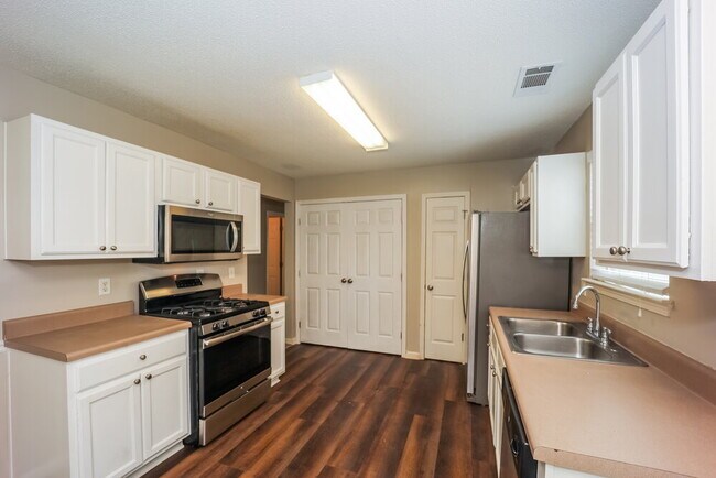 Building Photo - 2615 Thunder Basin Way