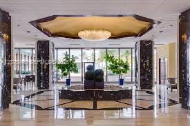 Building Photo - 5161 Collins Ave