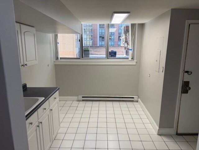 Building Photo - 1 E Schiller St