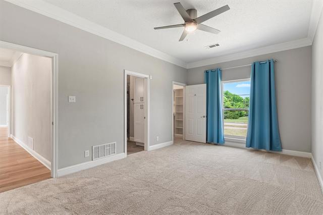 Building Photo - 209 Carriage Hill Ln