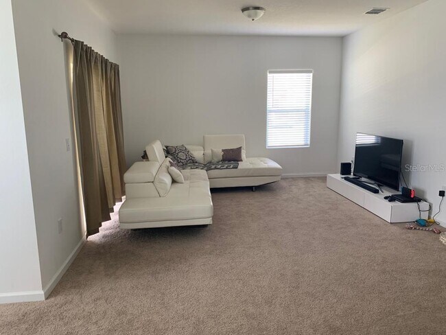 Building Photo - 4911 St James Dr