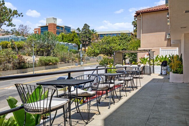 Building Photo - 840 Hilgard Ave