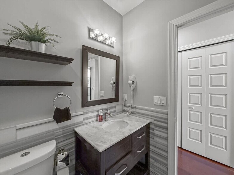 Building Photo - 1421 N 5th St