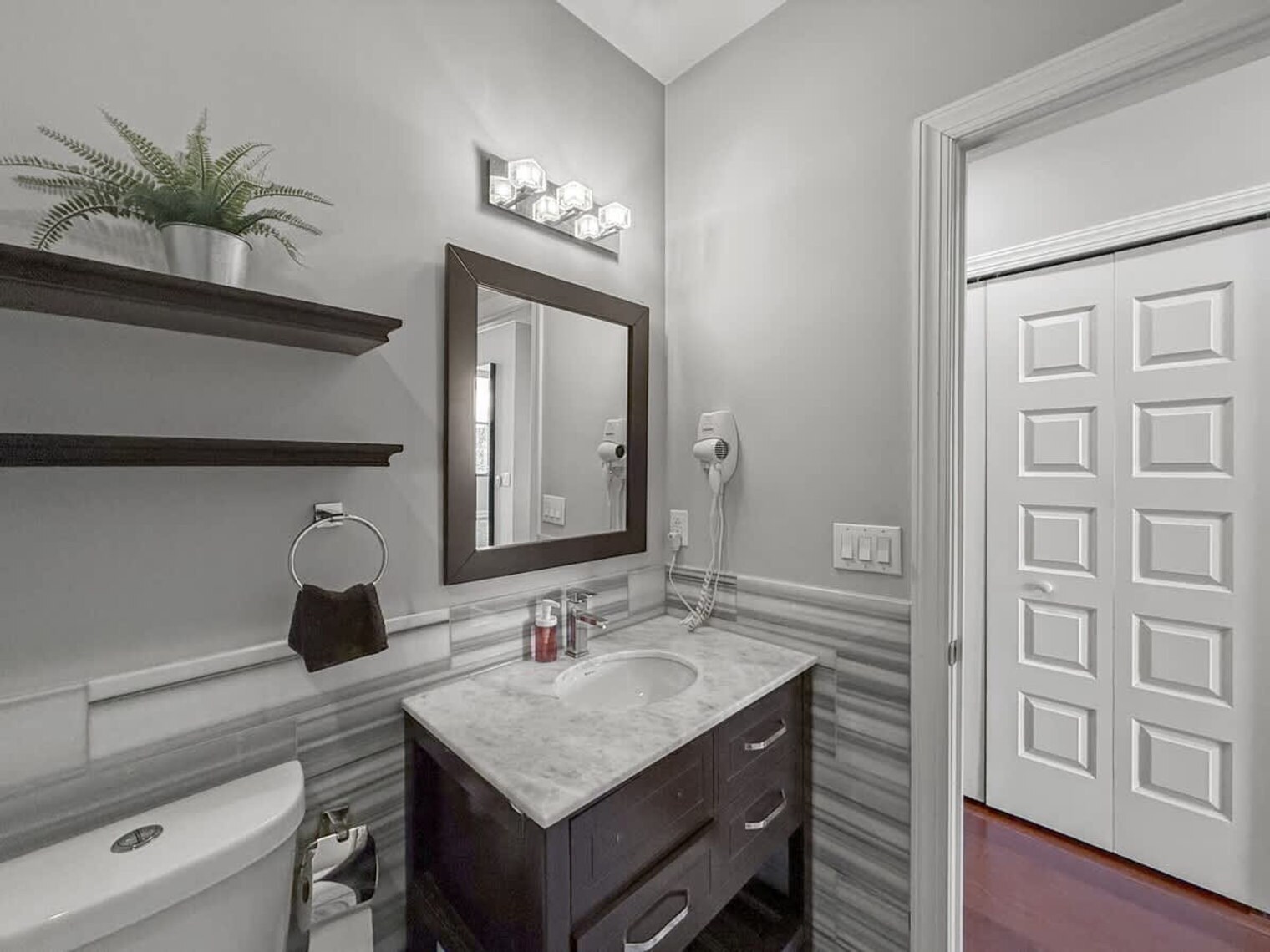 Building Photo - 1421 N 5th St