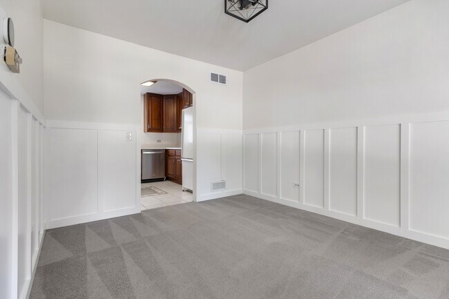 Building Photo - 616 Blue Spruce Ln