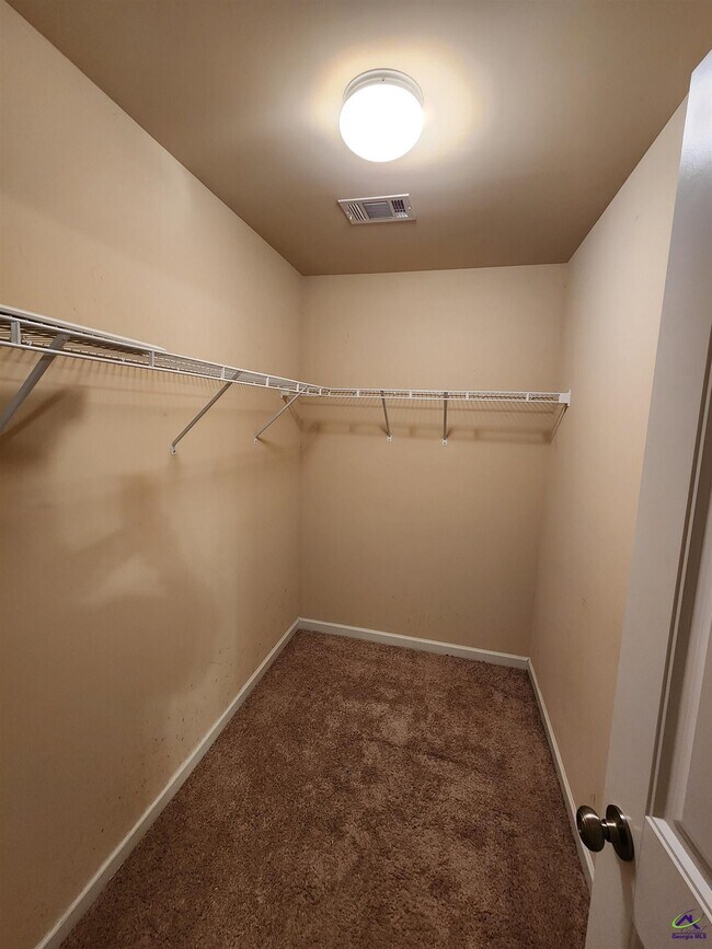Building Photo - 223 Flowing Meadows Dr