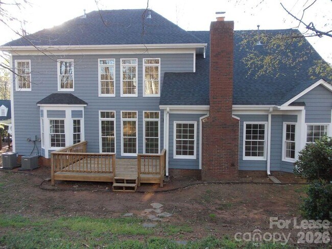 Building Photo - 6223 Hickory Cove Ln