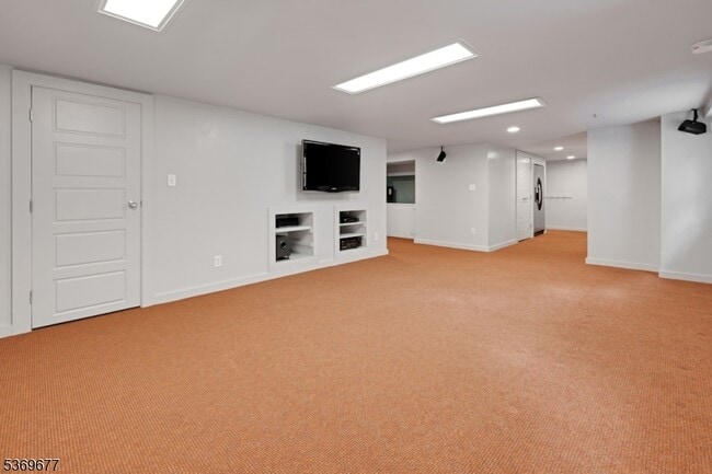 Building Photo - 9 Red Rd