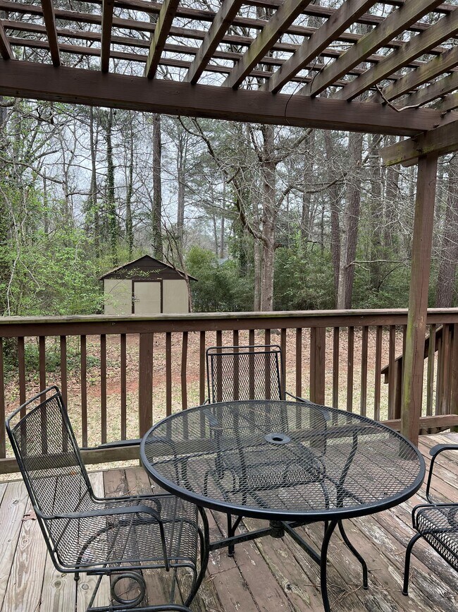 Building Photo - 1160 Bouldercrest Cir