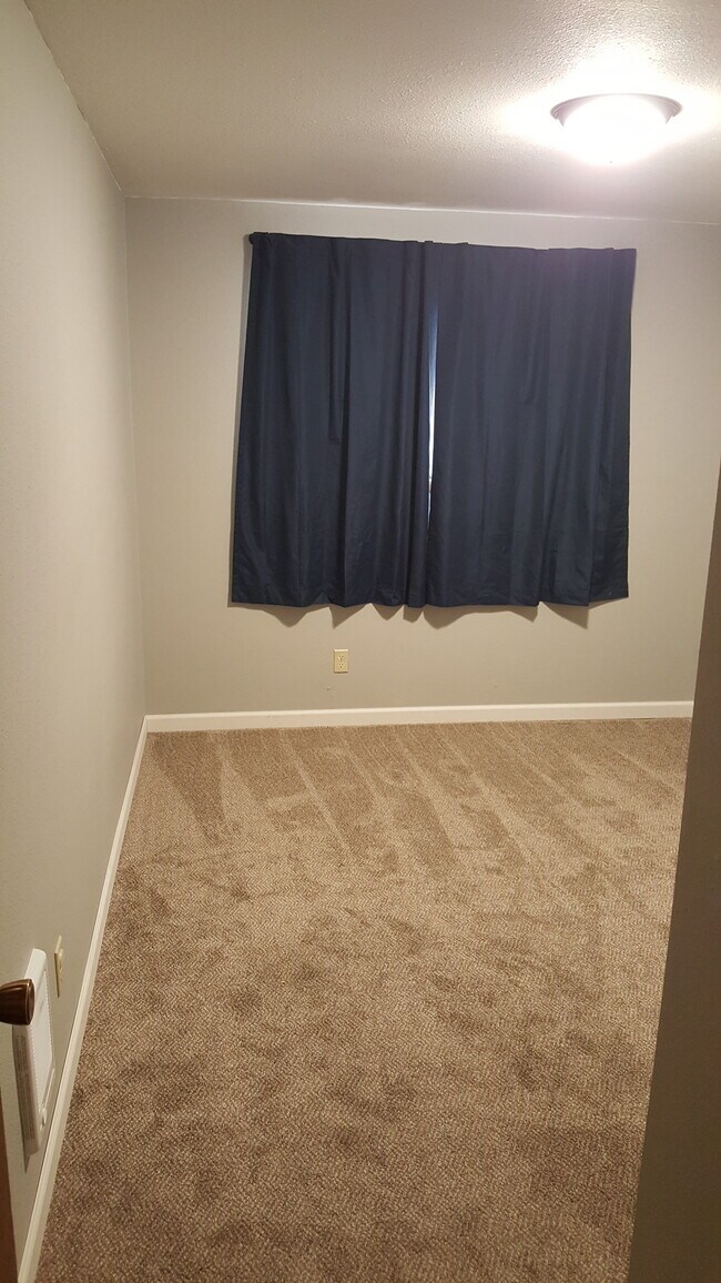 Building Photo - 13622 E 12th Ave