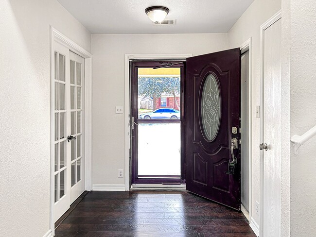 Building Photo - Spacious 4-Bedroom Converse Home with Loft, Flex Room, and Included Appliances