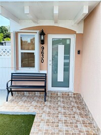 Building Photo - 9630 SW 146th Ct
