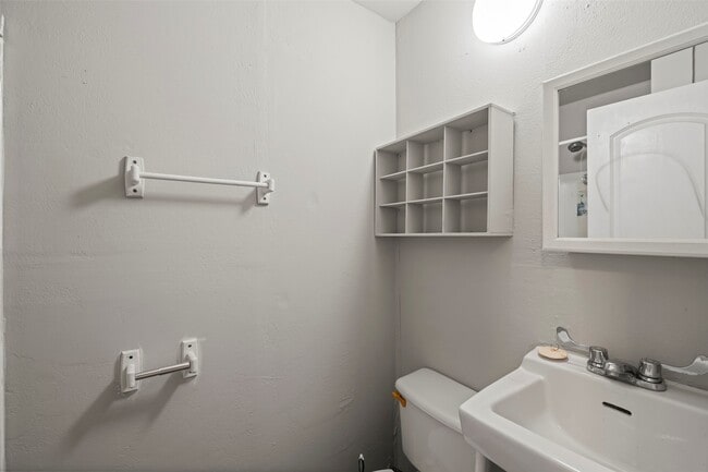 Building Photo - 510 Munger St