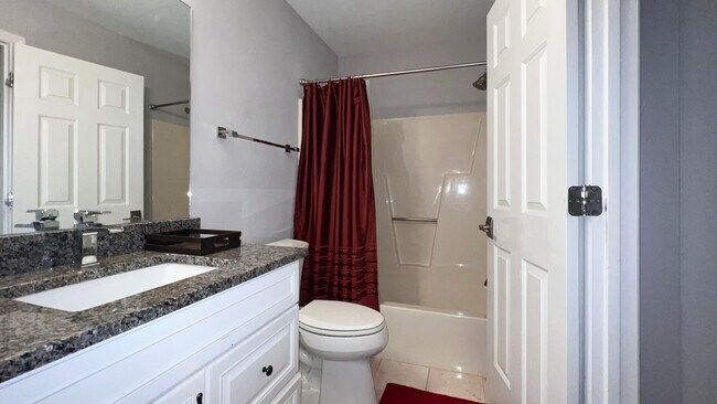 Building Photo - 221 New Kent Pl