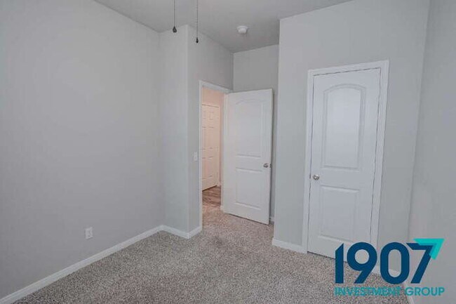 Building Photo - Stunning Modern 3-Bedroom Home in Newcastl...
