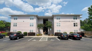 Building Photo - Fantastic three-bedroom three, three-bathroom condo! It is a perfect location for graduate studen...