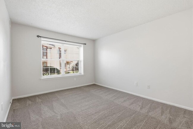 Building Photo - 2014 Barry Ct