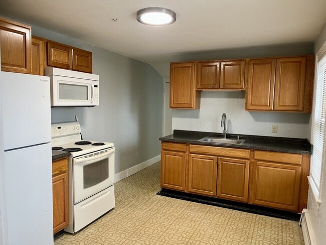 Building Photo - 277 W Elm St