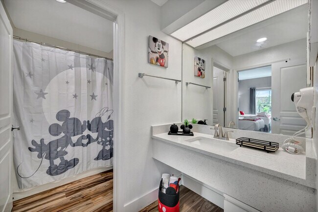 Building Photo - 8303 Palm Pkwy