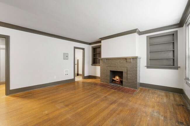 Building Photo - 16 N Broadway St