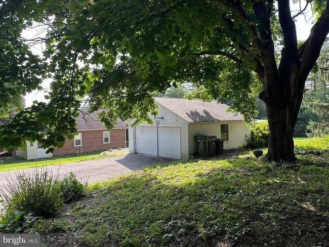 Building Photo - 4599 Carlisle Rd