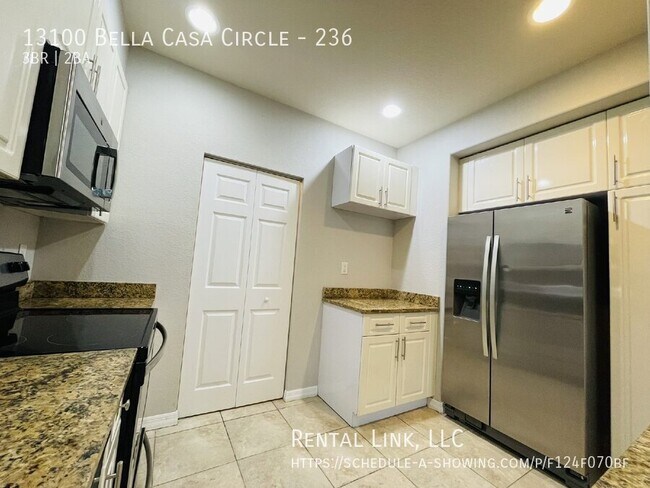 Building Photo - 13100 Bella Casa Cir