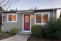 Building Photo - 139 Roslyn Dr