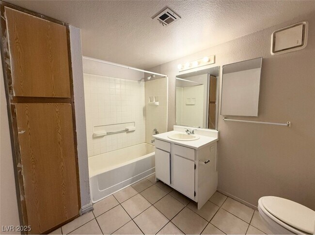 Building Photo - 4672 Krissylouise Way