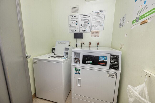 Building Photo - Spacious 1 bedroom home in the heart of Ha...