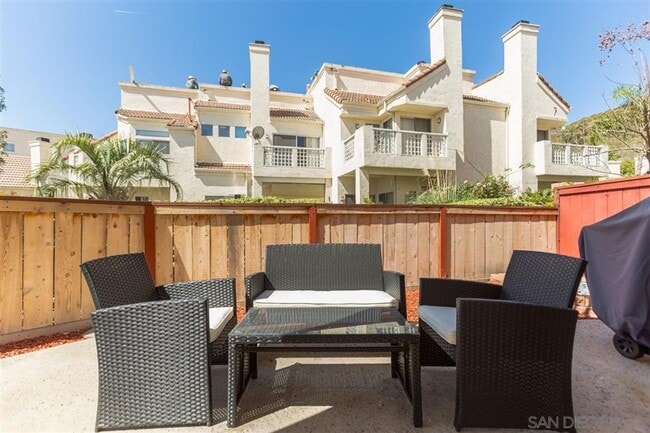 Building Photo - 2 Bed / 2 Bath Townhome in El Cajon