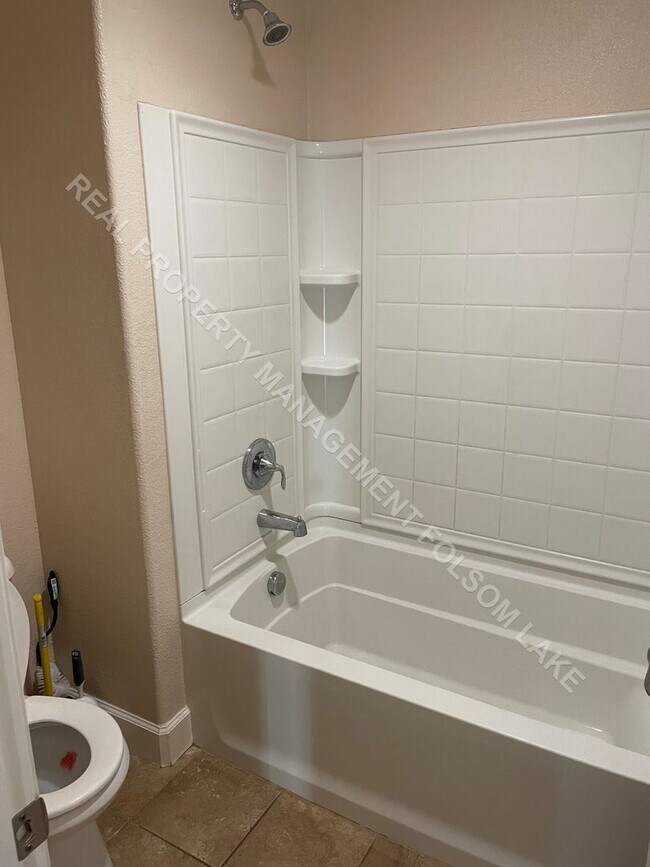 Building Photo - 3 bedroom, 3 bathroom condo at The Rivage ...