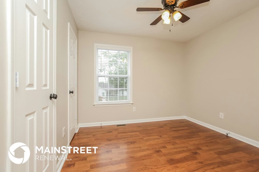 Building Photo - 187 Center St