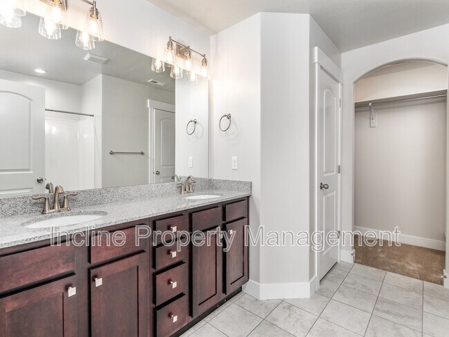 Building Photo - 16297 S Truss Dr