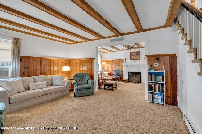 Building Photo - 683 Main Ave