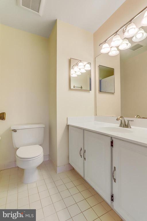 Building Photo - 8003 Bethelen Woods Ln