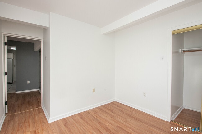 Building Photo - 2879 Fairfield Ave