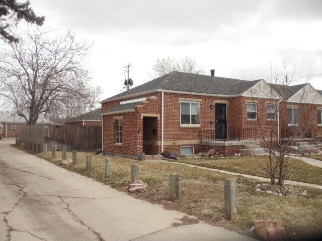 Building Photo - 1 Bed 1 Bath Mayfair Apartment With Garage in Denver! Available Now!