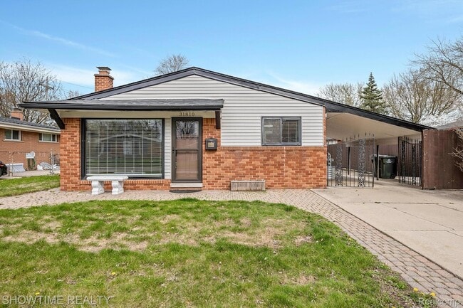 Building Photo - 31810 Briar Ln