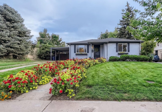 Building Photo - 4760 E Colorado Ave