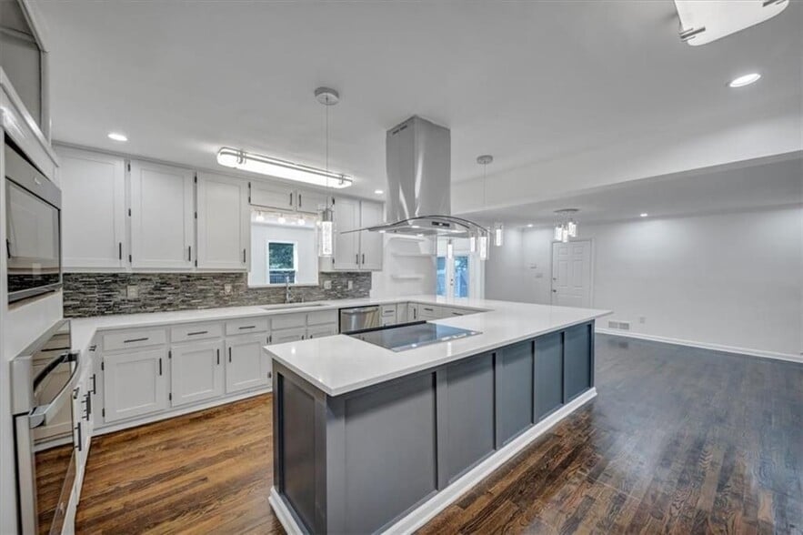 Building Photo - 172 Oak Forest Dr