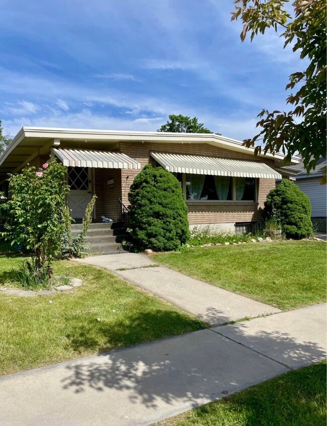 Building Photo - 165 S 600 W
