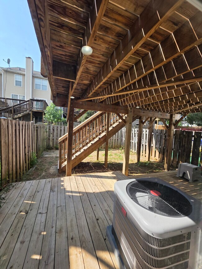 Building Photo - 406 Knollwood Ct