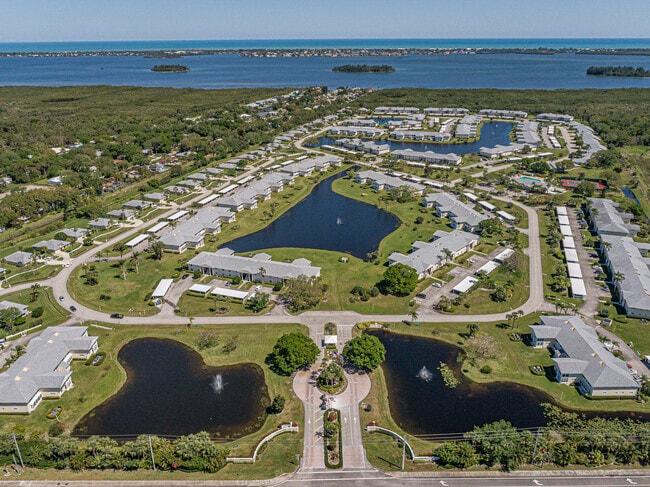 Building Photo - 105 Grove Island Cir