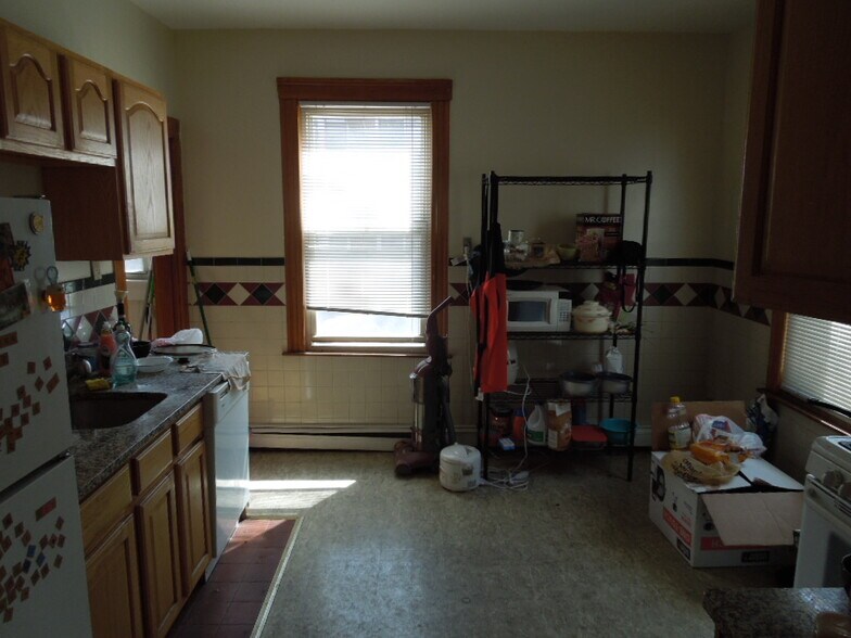 Building Photo - 132 Glenville Ave