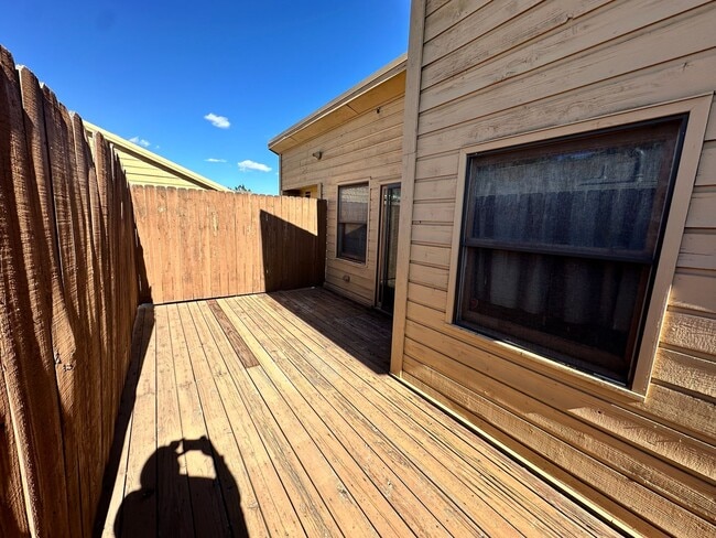 Building Photo - Charming Loft Style 2-Bedroom 2-Bath Condo with Dual Balconies