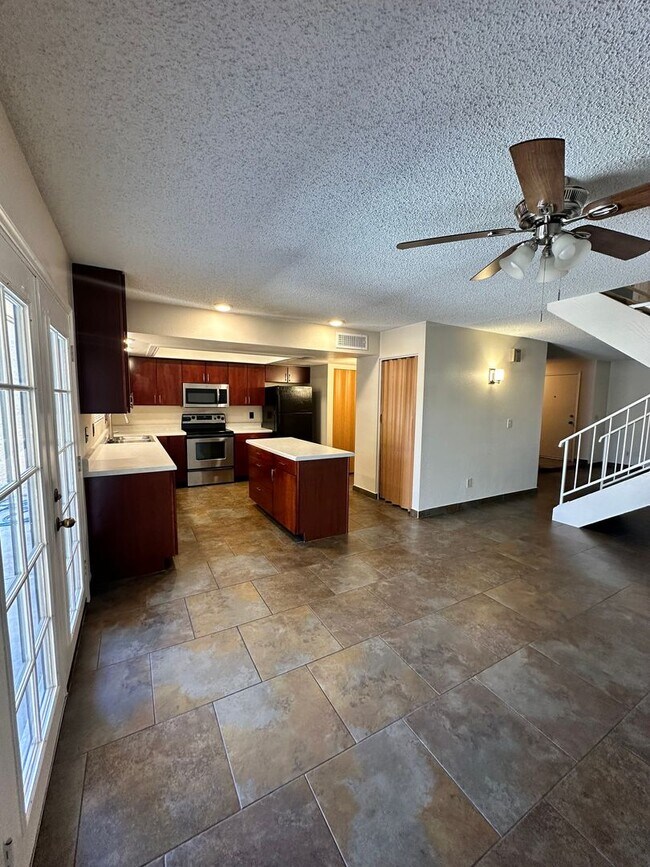 Building Photo - Stunning & Spacious 2 BR / 2.5 BA Townhome – Move-In Ready!